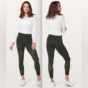 Lululemon - Reveal Tight Lattice Evergreen Paisley 28"